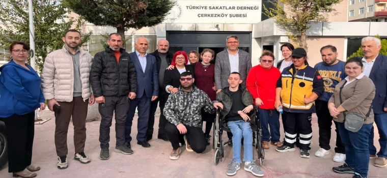 AK PARTİ ÇERKEZKÖY İLÇE BAŞKANI AZBAY’DAN SAKATLAR DERNEĞİNE ZİYARET