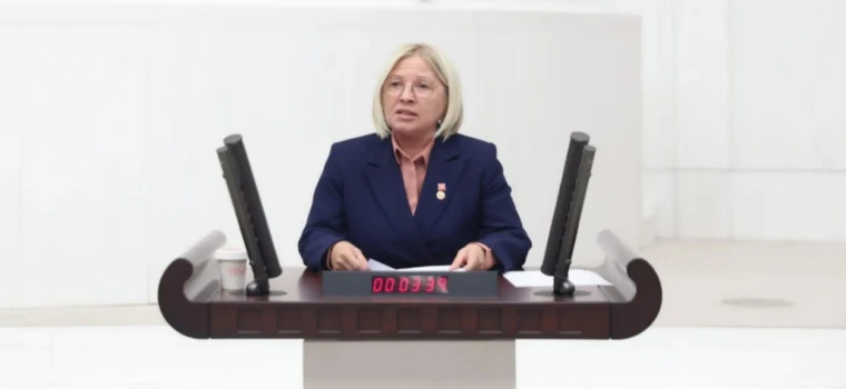 “BU KRİZ YÖNETİM KRİZİDİR”