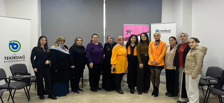 KAGEDER VE TEKİRDAĞ BÜYÜKŞEHİR ÇERKEZKÖY KADIN DANIŞMA MERKEZİ İŞ BİRLİĞİYLE ‘İNSAN HAKLARI VE ŞİDDETLE MÜCADELE’ FARKINDALIK PROGRAMI DÜZENLENDİ