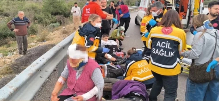 TEKİRDAĞ ÇIKIŞLI OTOBÜS ANTALYA 'DA CAN ALDI:8 ÖLÜ 26 YARALI