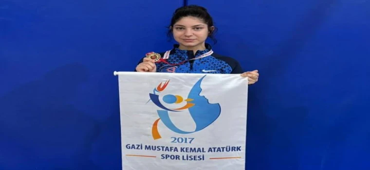 ÇERKEZKÖY’ÜN GURURU ZENAN AZRA BEKTAŞ TEKİRDAĞ ZİRVESİNDE