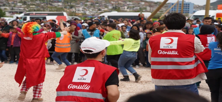 KIZILAY DEPREM BÖLGESİ DESTEKLERİNİ ŞUBELER ELİYLE SÜRDÜRECEK