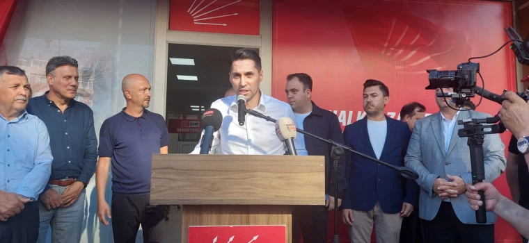 SEDAT ÇOLAK: "BİZİ TESLİM ALAMAZSINIZ, PARTİ BİNASINI TERK ETMEYECEĞİM"