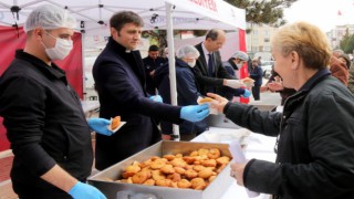 KAHRAMAN ŞEHİTLERİMİZİN AZİZ HATIRALARI İÇİN ‘PİŞİ’ DAĞITILDI