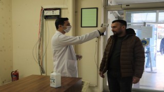 ZİYARETÇİLERİN ATEŞİ ÖLÇÜLÜYOR