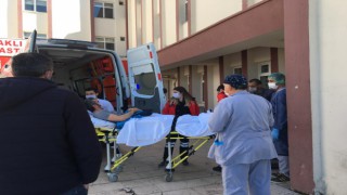 KAVGA ETTİĞİ KOMŞUSUNU BIÇAKLADI