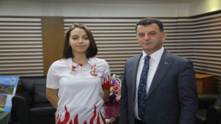 BAŞARILI SPORCULAR ÖDÜLLENDİRİLDİ