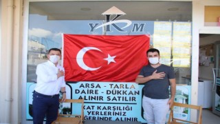 KAPAKLI, AY YILDIZLI BAYRAKLARLA DONATILDI