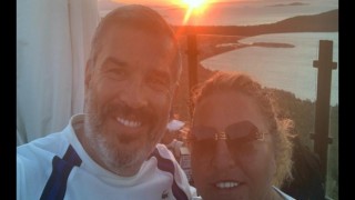 ROMANTİK ÇİFTLERDEN GENÇ AŞIKLARI KISKANDIRAN POZ