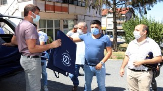 BAŞKAN AKAY, CAMİDE SECCADE DAĞITTI