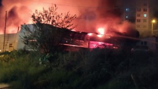 GERİ DÖNÜŞÜM TESİSİNDE YANGIN