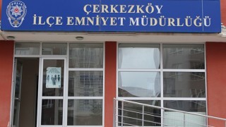 ÇERKEZKÖY’DE SINAVA GEÇ KALANLARIN İMDADINA POLİS YETİŞTİ