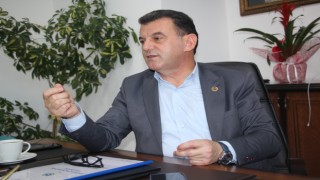 ÇETİN: "EĞER KADİR BAŞKAN YAPSAYDI HER YERE POSTERİNİ ASARDI"
