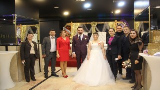 MUHTEŞEM DÜĞÜNLE DÜNYAEVİNE GİRDİLER