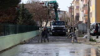 HÜZÜN SOKAK’TA DEMİRLİ BETON YOL YAPIMI TAMAMLANDI
