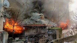 ÖZTRAK CADDESİ’NDE KORKUTAN YANGIN