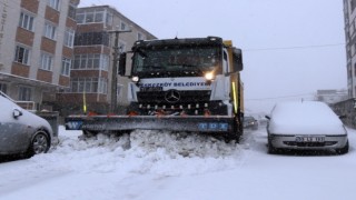 KENTİN KRİTİK NOKTALARINDA TUZLAMA ÇALIŞMALARI SÜRÜYOR
