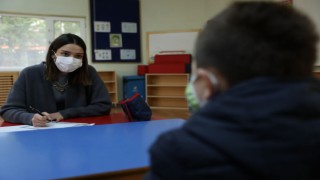 PSİKOLOG CEREN SAYIN, KAPAKLI’DA 0-6 YAŞ GRUBU ÇOCUKLARA GELİŞİM TESTİ UYGULUYOR