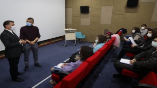 BAŞKAN ÇETİN, KAPAKLI BELEDİYESİ TİYATRO GRUBU’NUN ÇALIŞMALARINA KATILDI