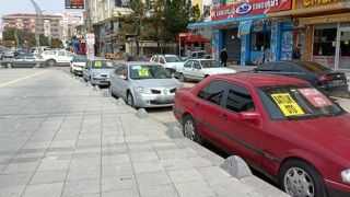 ŞEHRİN GÖBEĞİNİ OTO GALERİYE ÇEVİRDİLER!