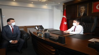 23 NİSAN’DA KOLTUĞA MİNİK GENÇAY GEÇTİ