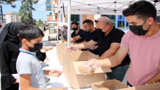 ÇERKEZKÖY BELEDİYESİ AŞURE DAĞITTI