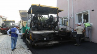 CUMHURİYET MAHALLESİ' NDE SICAK ASFALT ÇALIŞMALARI DEVAM EDİYOR