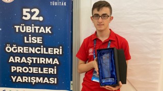 TÜRKİYE İKİNCİSİ EMRE, ÖDÜLÜNÜ DÜZENLENEN TÖRENLE ALDI