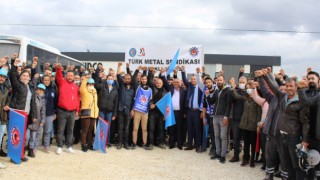 TÜRK METAL SENDİKASI İŞTEN ÇIKARTILAN İŞÇİLERİNE DESTEK VERDİ