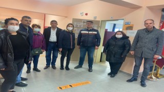 İYİ PARTI’DEN OY KULLANACAK VATANDAŞLARA ZİYARET