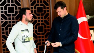 ŞAMPİYON BİSİKLETÇİDEN BAŞKAN AKAY’A TEŞEKKÜR ZİYARETİ