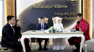 GENÇ ÇİFTİN NİKAHINI BAŞKAN AKAY KIYDI