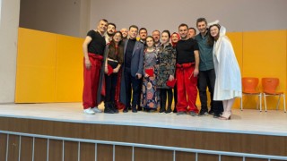 KAPAKLI’DAN DİYARBAKIR’A KARDEŞLİK KÖPRÜSÜ TİYATROYLA KURULDU