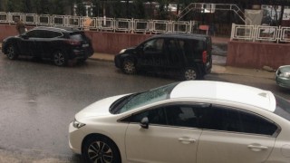 DOLU YAĞIŞI VATANDAŞLARA ZOR ANLAR YAŞATTI