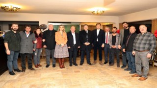 GAZETECİLER GELENEĞİ BOZMADI