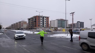 İSTANBUL’A GİDEN ARAÇLAR GERİ ÇEVİRİLİYOR