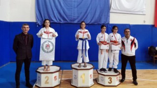 KARATE SPORCULARI ÇERKEZKÖY'Ü BAŞARIYLA TEMSİL ETTİ