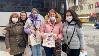 CHP’DEN EMEKÇİ KADINLARA HEDİYE PAKETİ