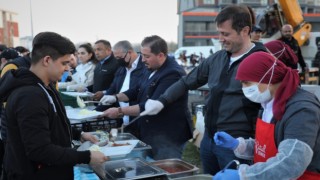 İFTAR SOFRASI CUMHURİYET MAHALLESİNDE KURULDU