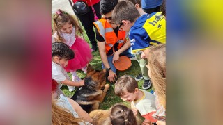 MİNİKLERDEN ŞEF’E YOĞUN İLGİ