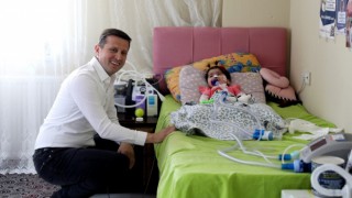 BAŞKAN AKAY ECRİN BEBEĞİ ZİYARET ETTİ