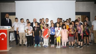 FETİH TURNUVASI’NDA ŞAMPİYONLARA ÖDÜLLERİ VERİLDİ