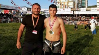 GÜREŞÇİ ANTALYA’DAN GÜMÜŞ MADALYA İLE DÖNDÜ