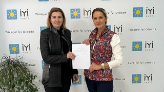 GÜLBİN TUNALI ADAYLIĞINI AÇIKLADI