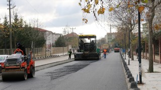 HER İKİ CADDE DE ASFALTLANIYOR