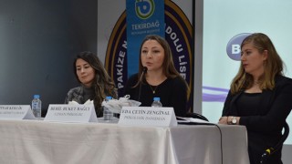 ÖĞRENCİLERE MESLEKLERİNİ TANITTILAR