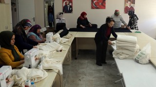 MAHALLE EVLERİNDE DİKİLEN ÜRÜNLER DEPREMZEDELERE GÖNDERİLİYOR