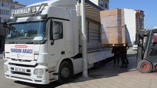 ÇOSB’NİN 1000 ADET ERZAK KOLİSİ DEPREM BÖLGESİNE ULAŞTIRILDI