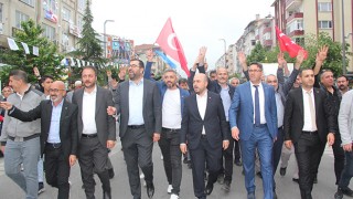 CUMHUR İTTİFAKI KUTLAMALAR İÇİN MEYDANA ÇIKTI