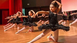 MİNİKLERİN GÖSTERİSİ BEĞENİ TOPLADI